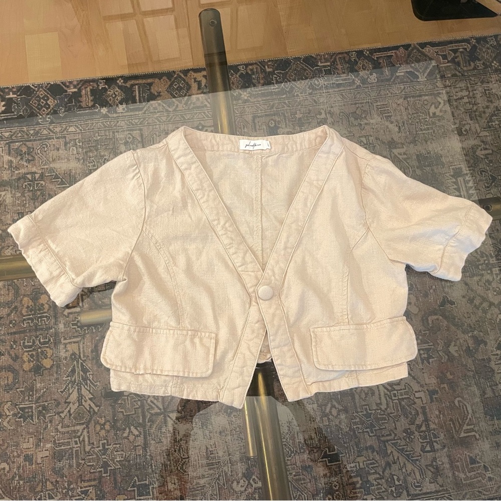 Cropped Cream Short-Sleeve Jacket - Polished Layering Piece